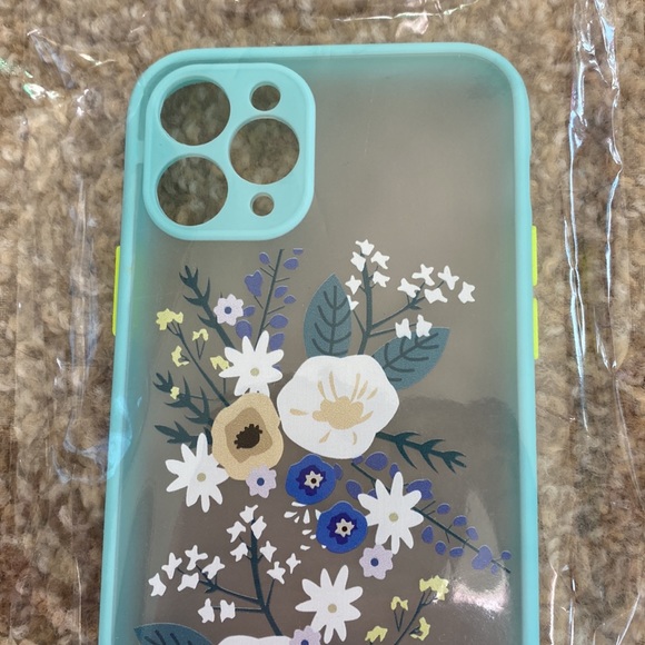 iPhone 11 Pro Case - Picture 2 of 5
